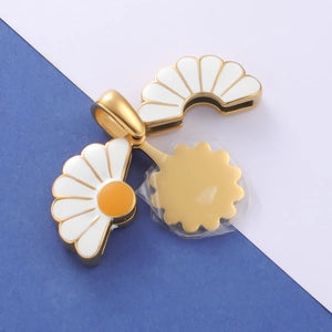 Pendentif tournesol doré émail jaune médaillon ouvrant gravable